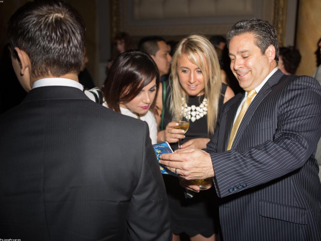 កម្មវិធីប្រាក់បន្ថែម: ការចូលរួមនិងអត្ថប្រយោជន៍