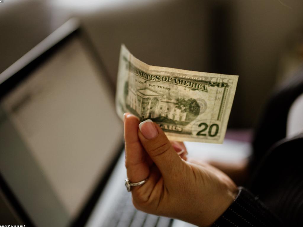 កម្មវិធីប្រាក់បន្ថែម៖ តើវាជាអ្វី និងធ្វើដូចម្តេចដើម្បីយកប្រាក់?